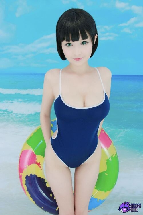 Hidori Rose Nude Beach Swimsuit Photos