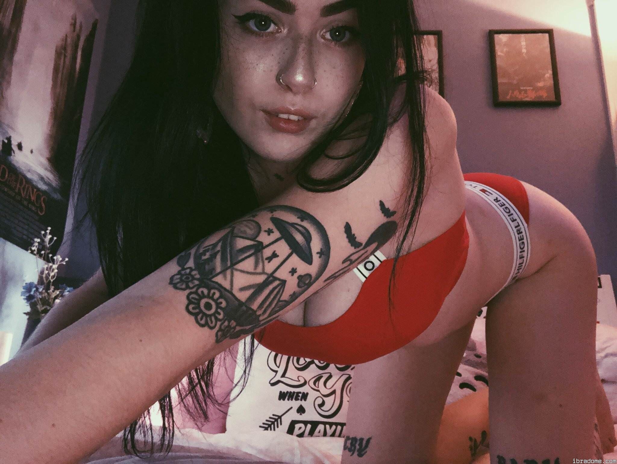 Lydiagh0st Photo #17