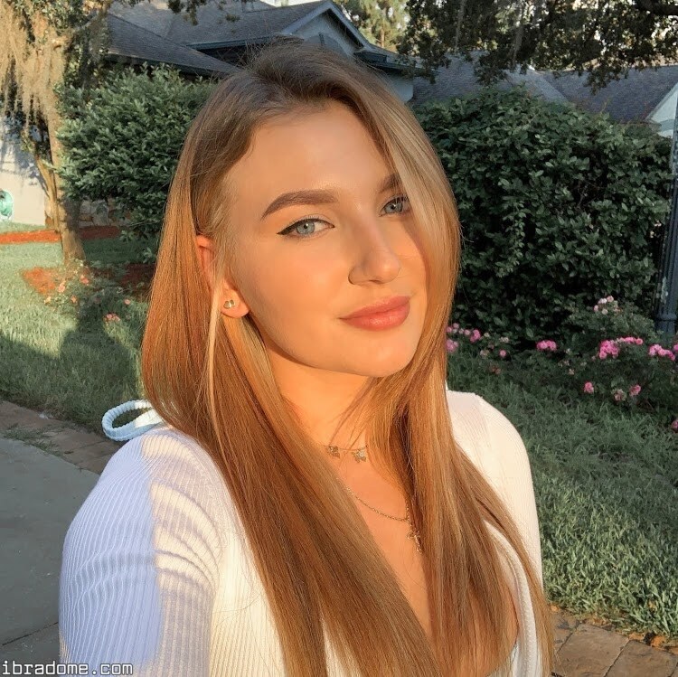 Elizabeth Zaks Photo #61