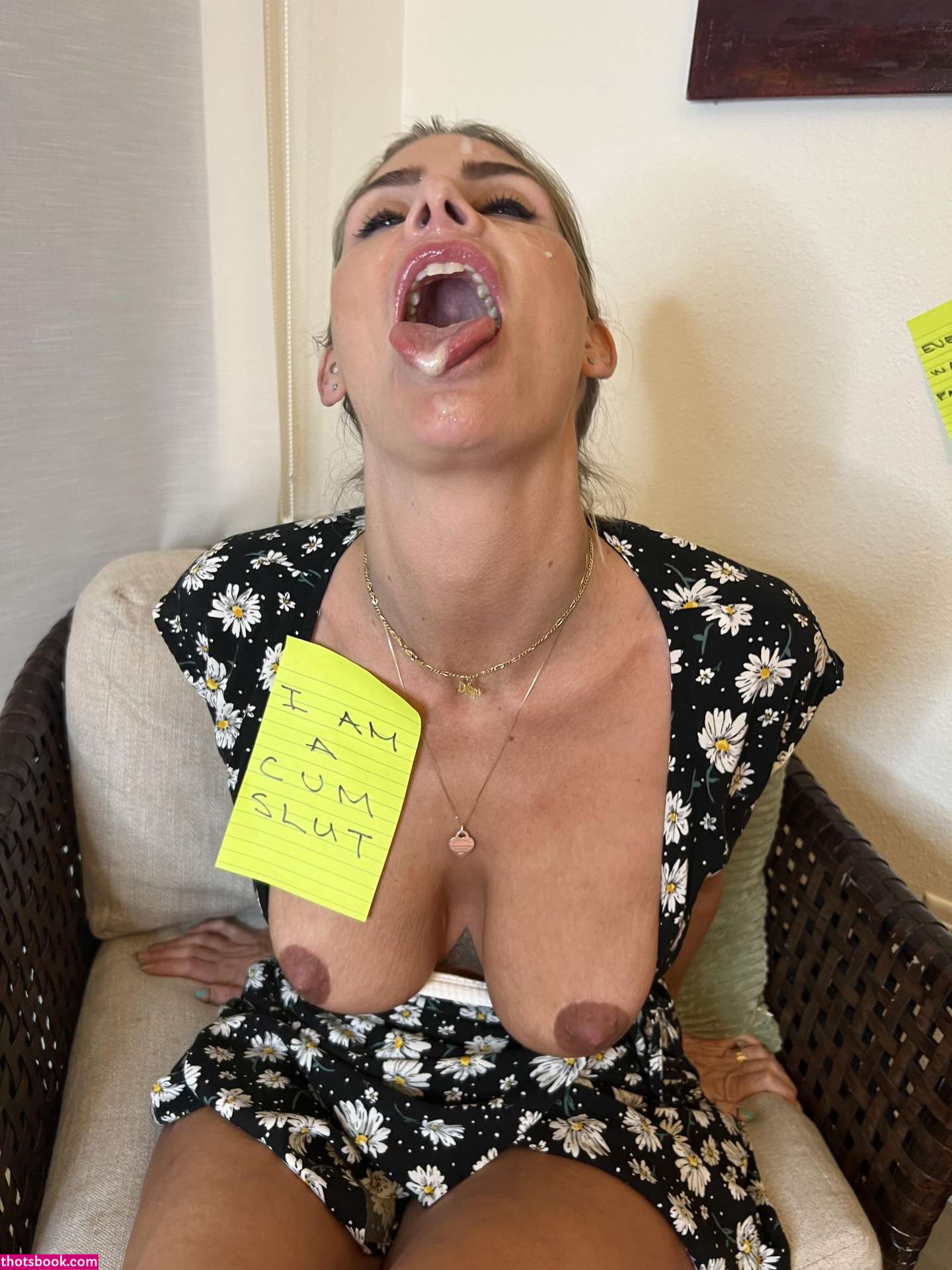 Roslynlevy Photo #43