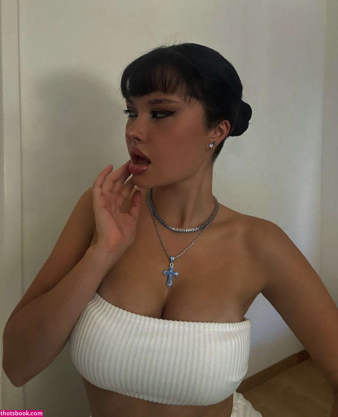 Ana Whiterose Photo #7