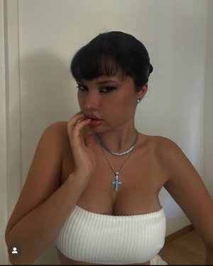 Ana Whiterose Photo #5