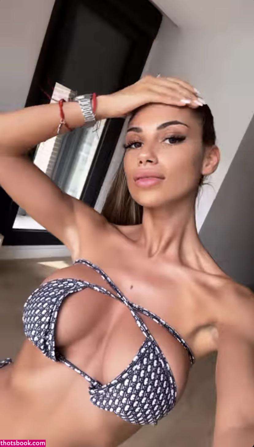 Jennifer Baldini Photo #2