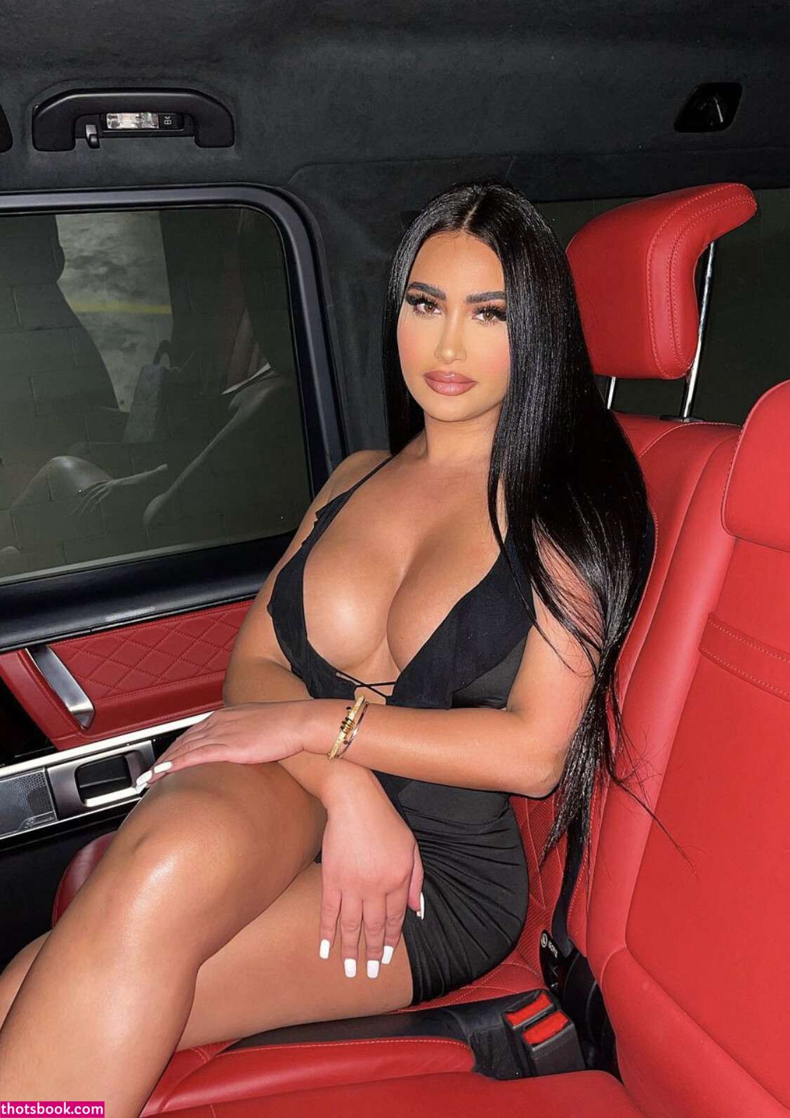 Jessica Foster Photo #4