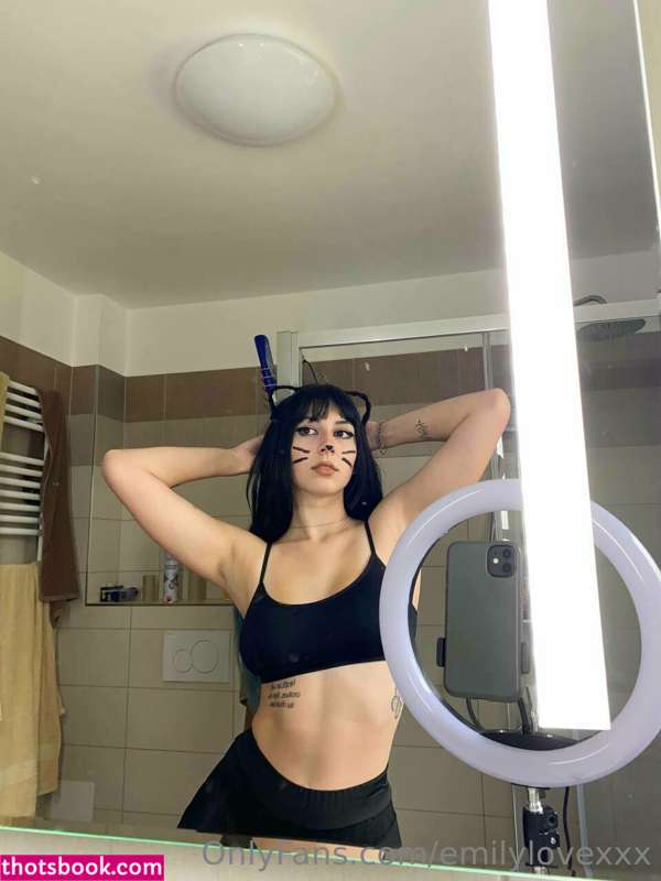 Emilylovexxx Photo #4