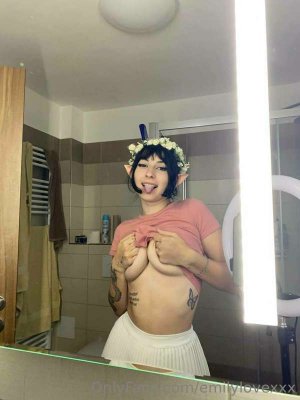 Emilylovexxx Photo #8