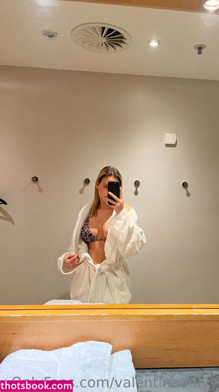 Valentina Santic Photo #16