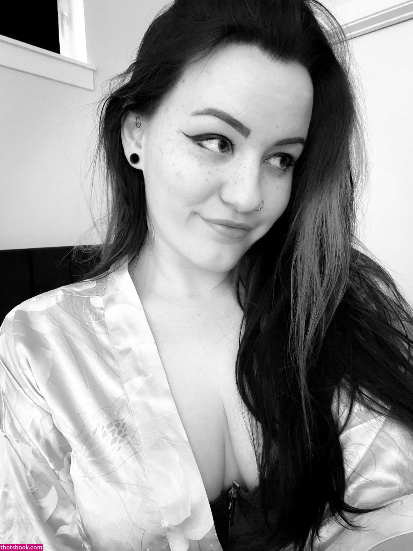 Concealedbones Photo #6