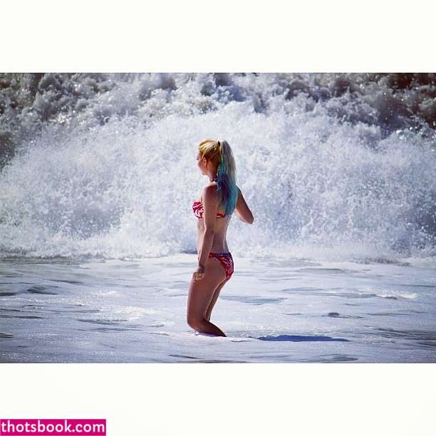 Nicole Skyes Photo #7