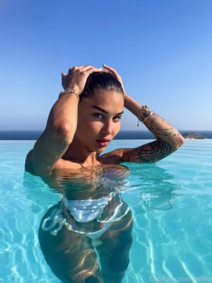 Elizabeth Definhy Photo #97