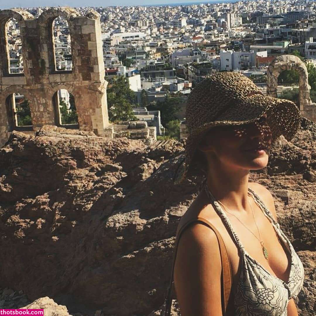 Alba Baptista Photo #8