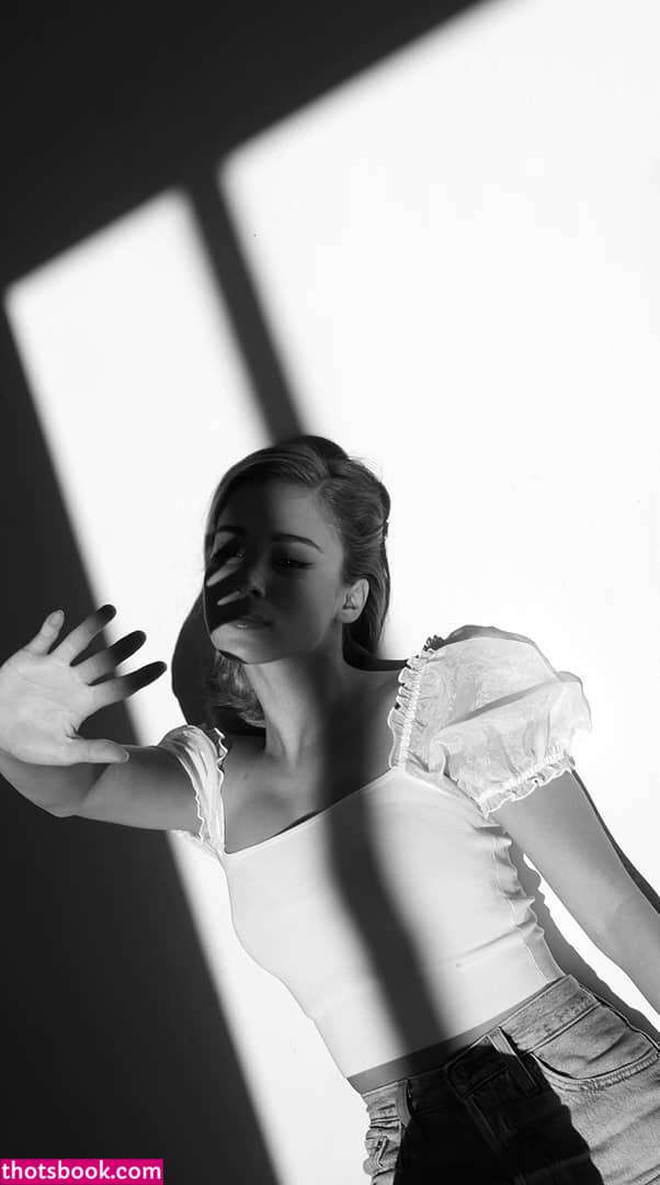 Alba Baptista Photo #13