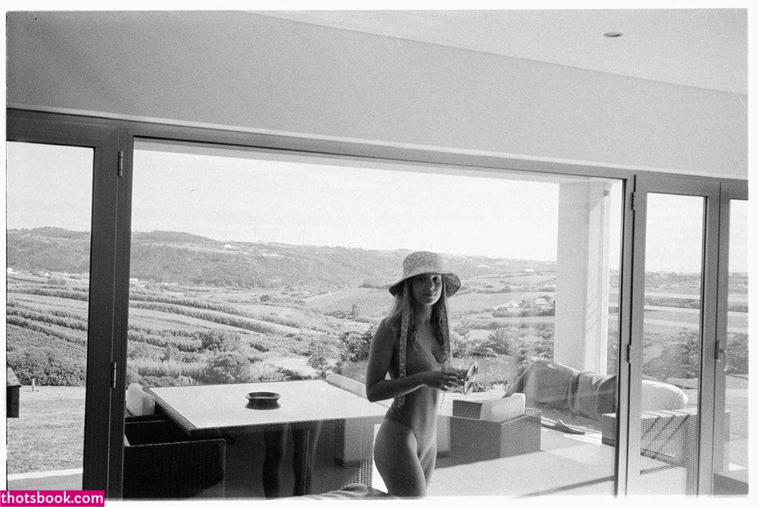 Alba Baptista Photo #45