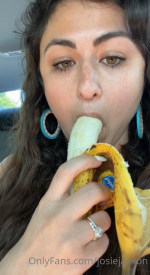 Josiejaxxonhotwife Video #99