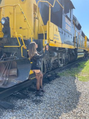 littlefitdevil Photo #30