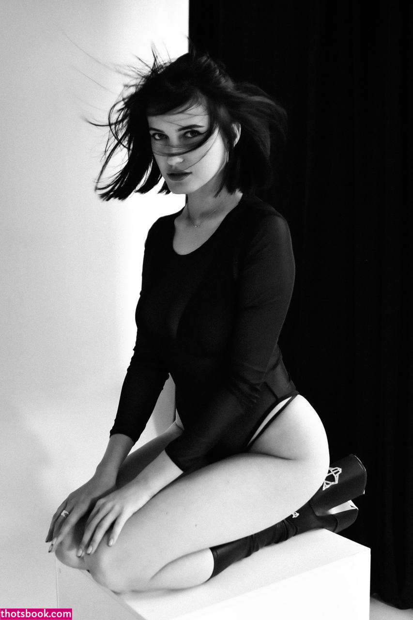 Anannke Anna Photo #20