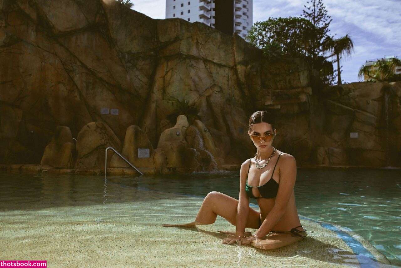 Emily Feld Photo #37