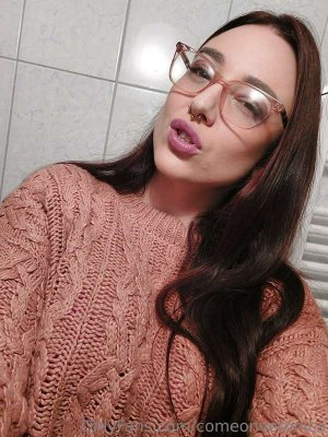 Cumonveronica Photo #40