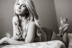 Amanda Kathleen Photo #27