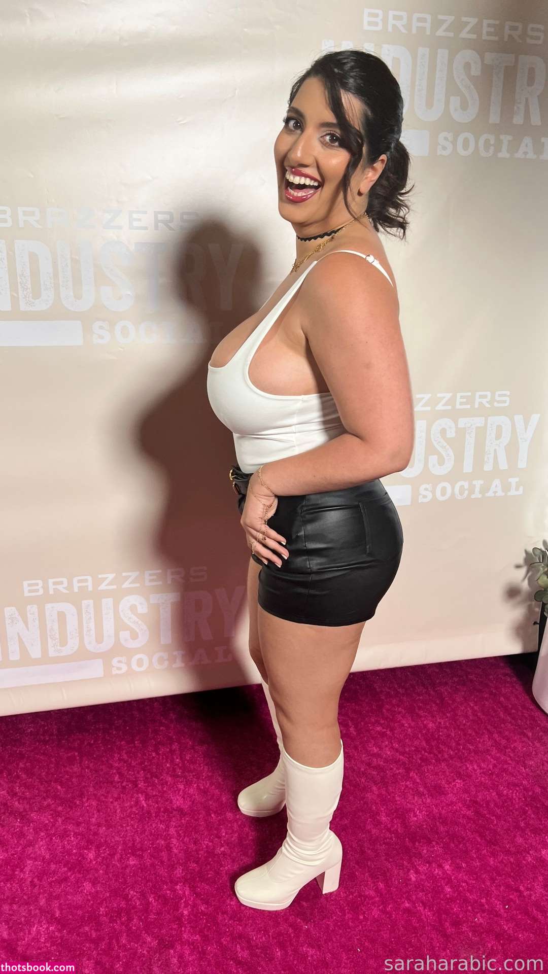 Sarah Arabic Photo #10