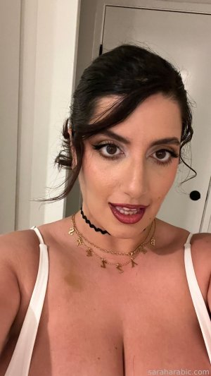 Sarah Arabic Photo #9