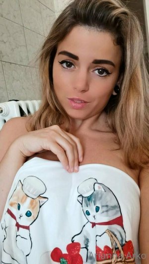 Ariannaarko Photo #21