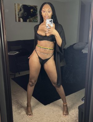 misscarramello Photo #16