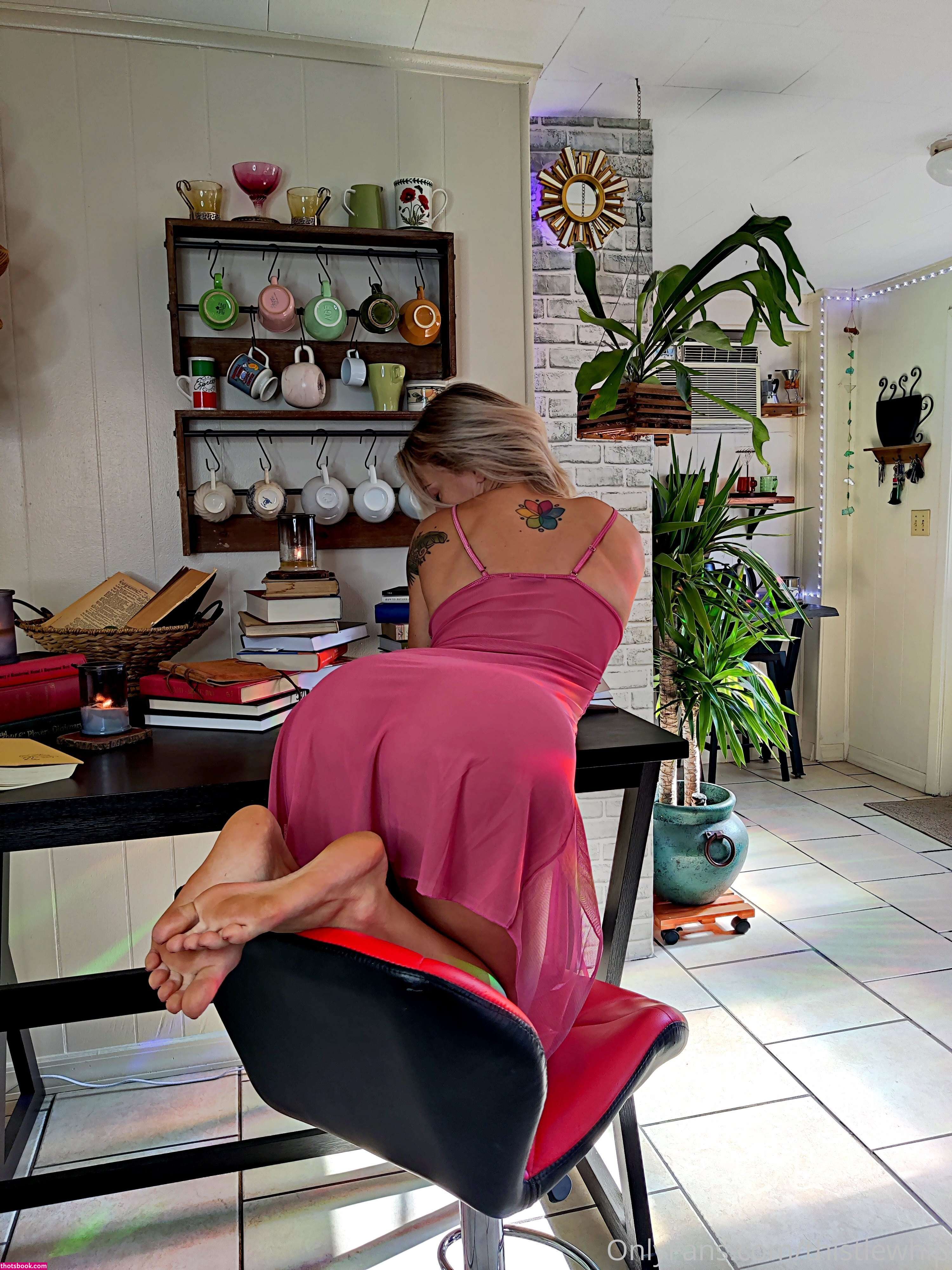 Katie Sunrat Photo #18