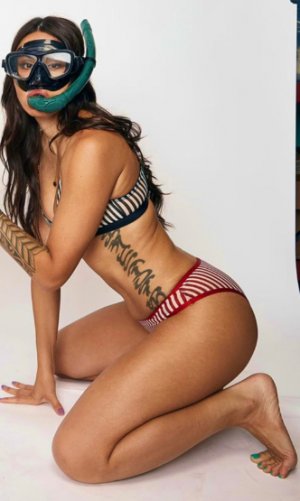 Khalyla Kuhn Photo #15