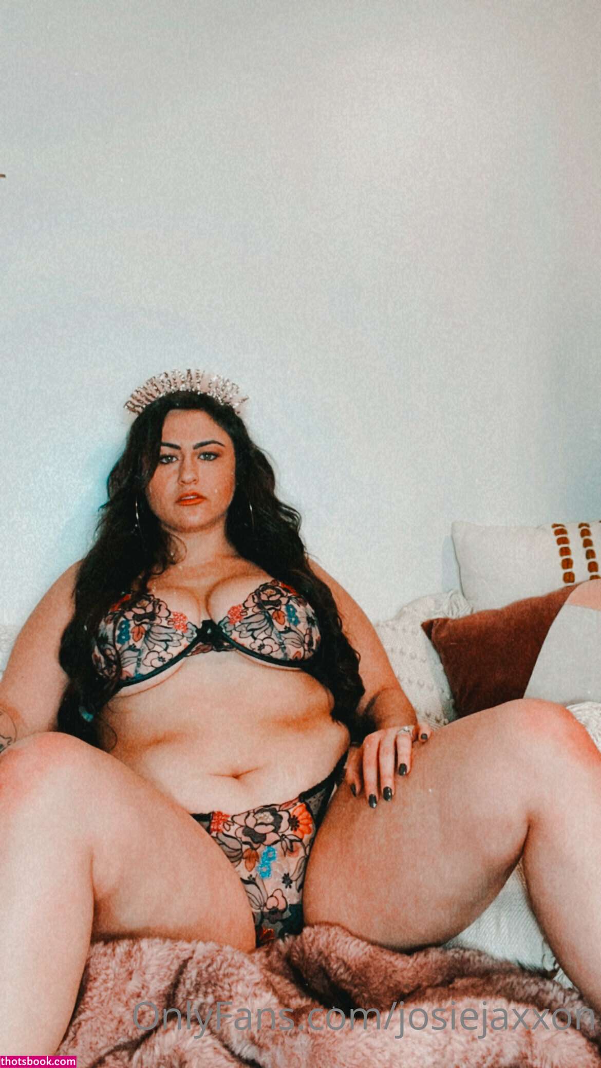 Josiejaxxonhotwife Photo #44