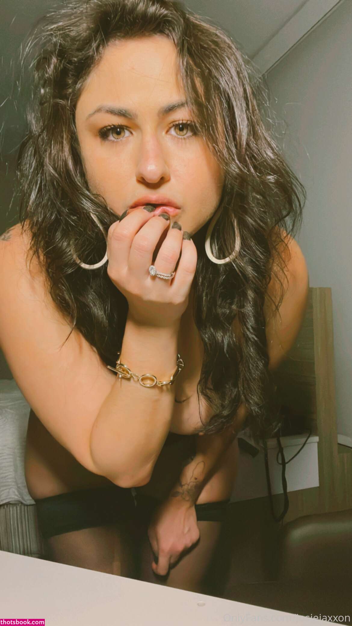 Josiejaxxonhotwife Photo #58