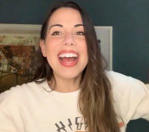 Laura Bailey Photo #23