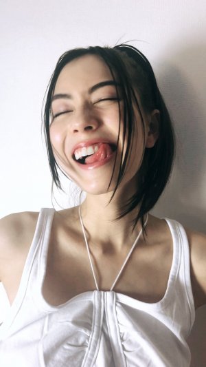 Lauren Tsai Photo #4