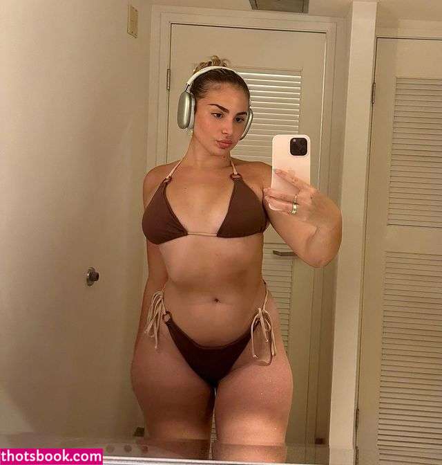 Emely Hernandez Photo #12