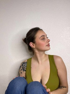 Garlyndasilva Photo #5