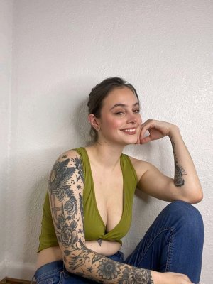 Garlyndasilva Photo #7