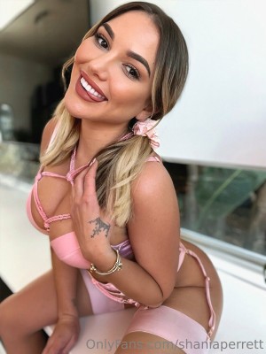 Shania Perrett Post #9