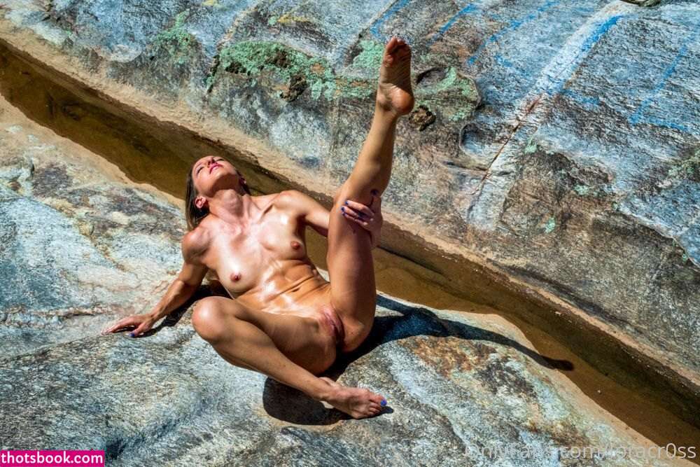 Lora Cross Photo #55