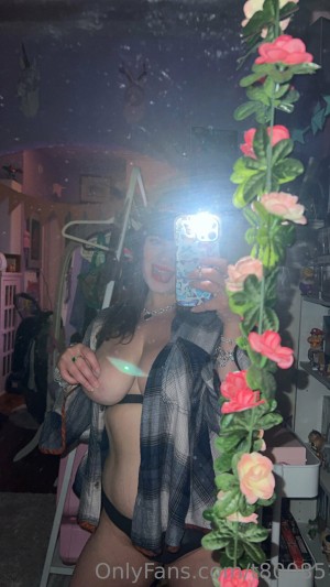 Vanessinator Photo #85