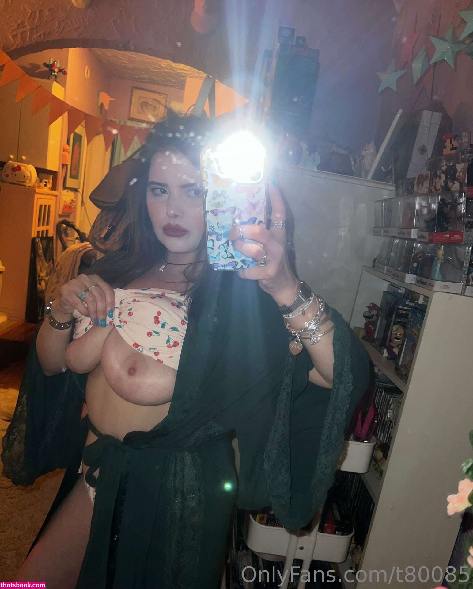 Vanessinator Photo #234