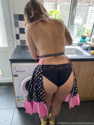 Bonnie Tawny Photo #21