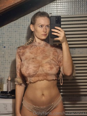 luizaconlaz Photo #68