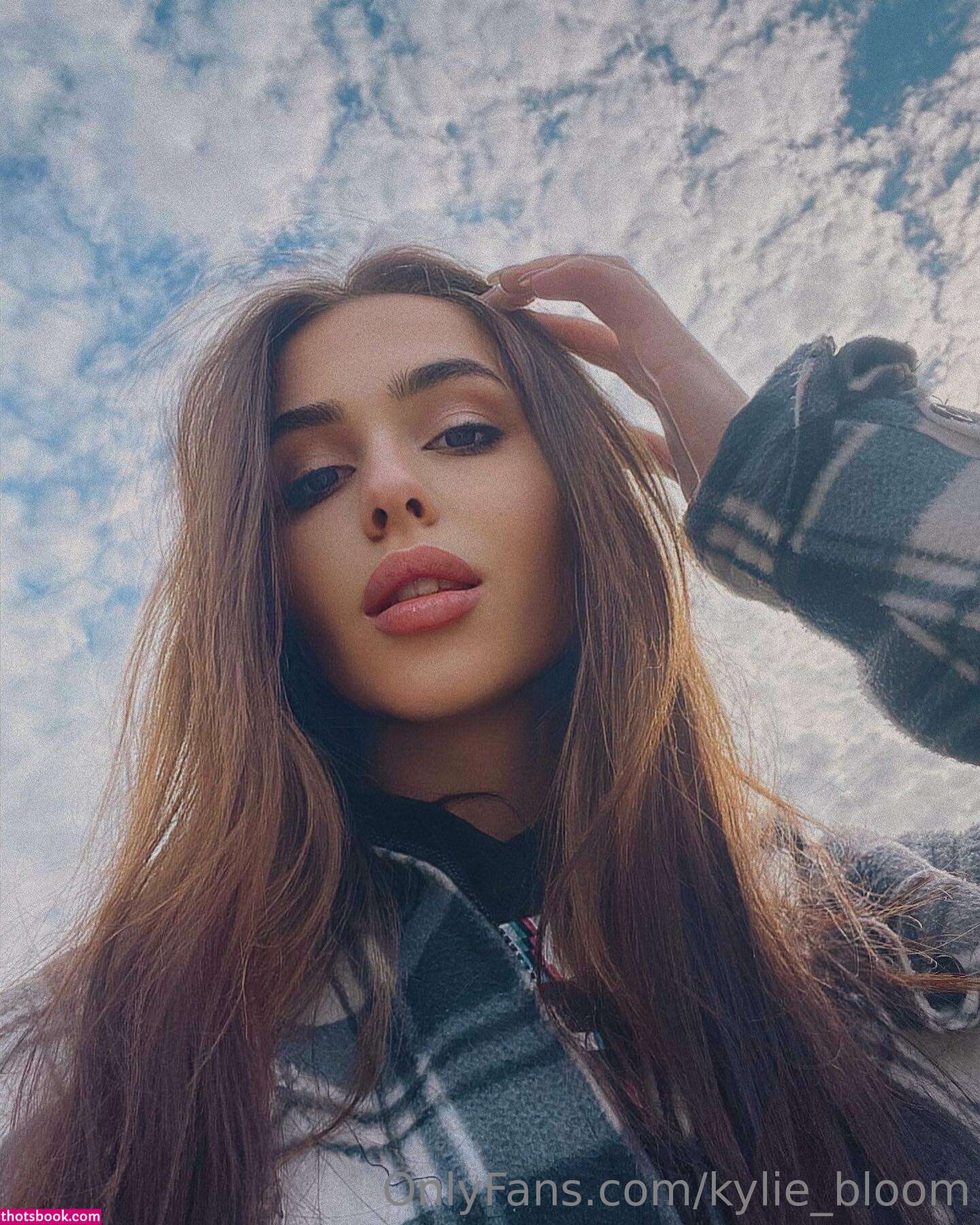 Kylie Bloom Photo #8