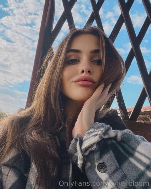 Kylie Bloom Photo #11