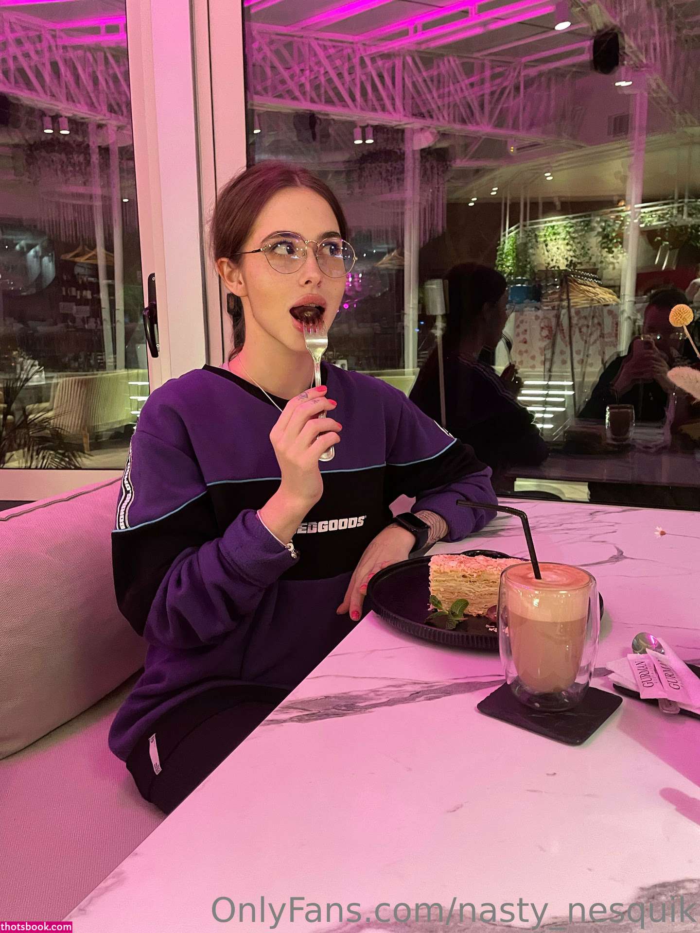 Kylie Bloom Photo #15