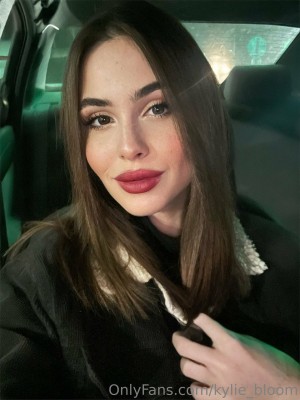 Kylie Bloom Photo #37