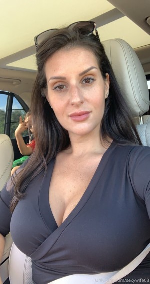 sexywife08 Photo #10