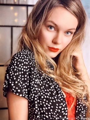 Ora Young Photo #303