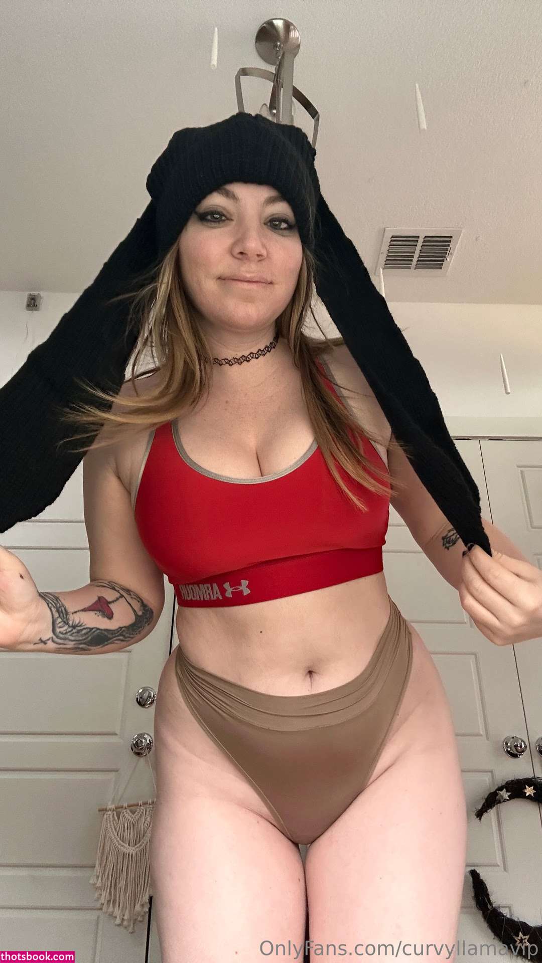 Curvyllama Photo #76