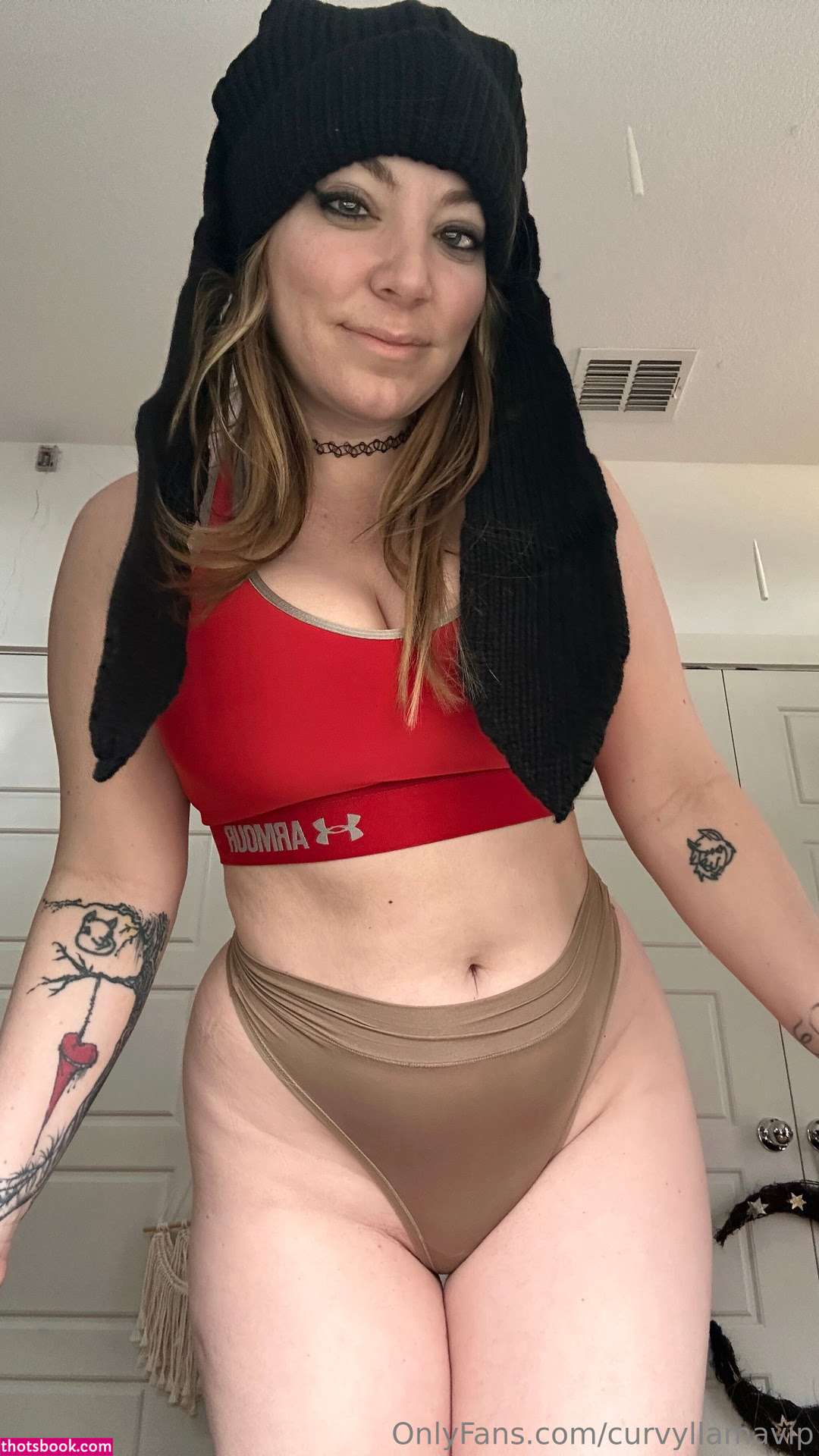 Curvyllama Photo #85